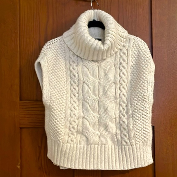 Chunky cable knit oversized sweater vest - Picture 1 of 4